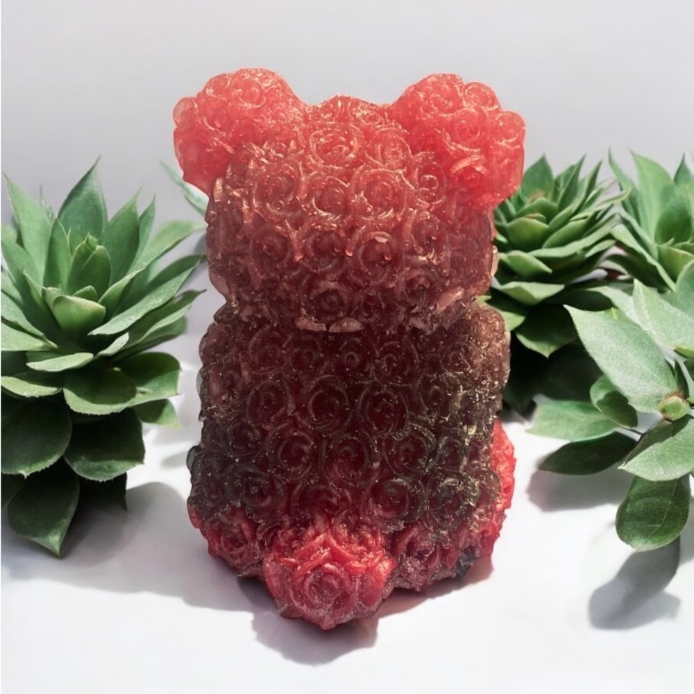 Hand Crafted Resin Rose Bear - Picture 3 of 5